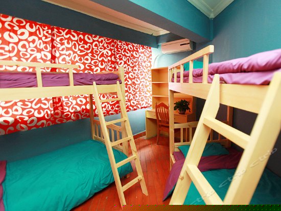 女生六人床位房