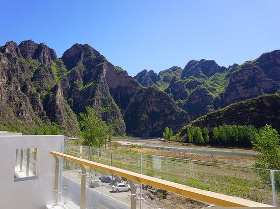 高级阳台大床房