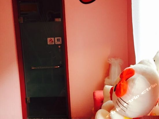 复式hello kitty 主题房