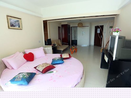 一线海景电脑圆床房