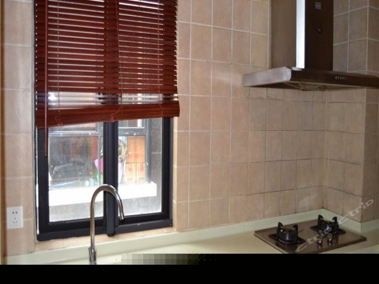 温馨园景家庭套两房一厅