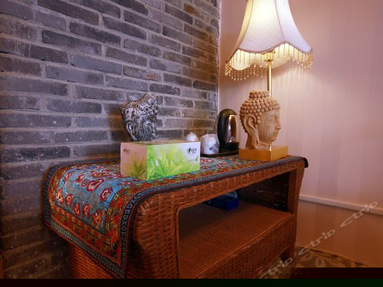 黑蝶贝--观景阳光大床房202