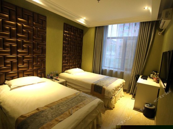 豪华商务大床房