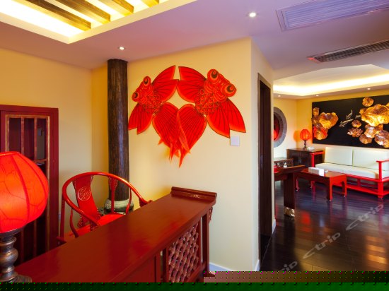 云山蜜月主题复式套房