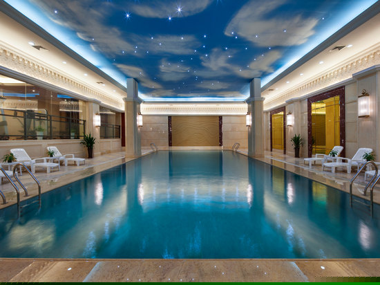 室内游泳池