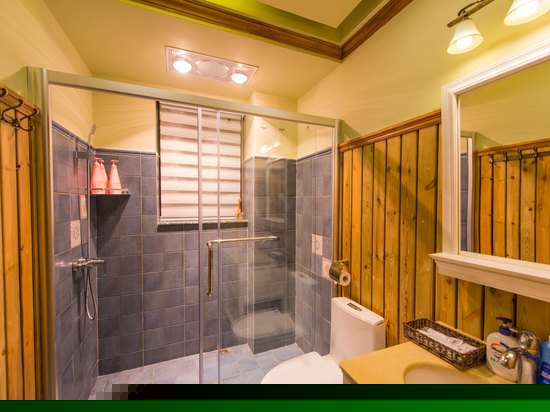 英伦田园侧海景双床房