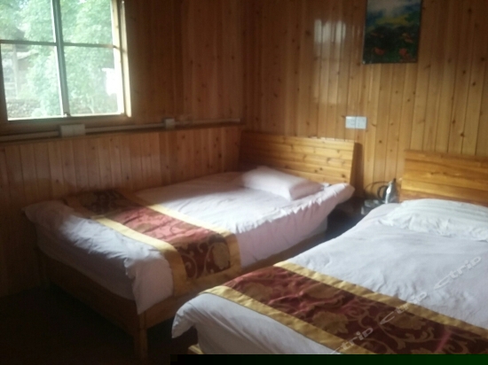 水车店标准双床房