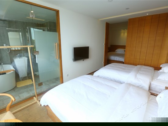 海景三床家庭房