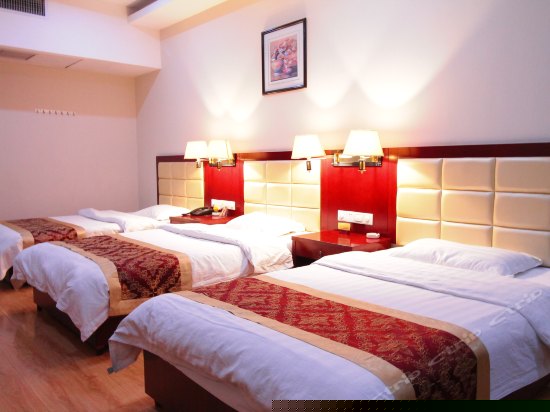 豪华标准三人房