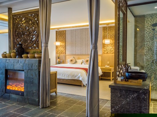 且叮咛豪华湖景套房