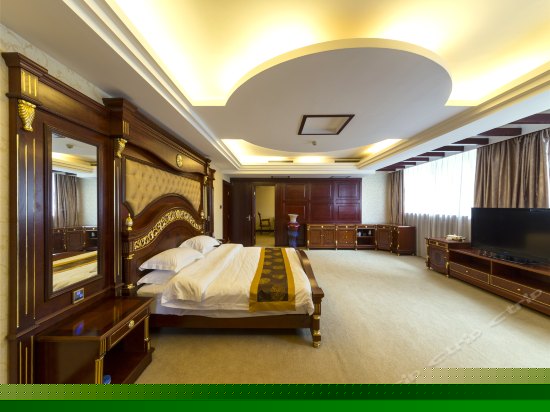 高级商务四室一厅套房