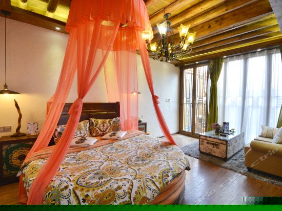 风情院优雅人生浪漫圆床房