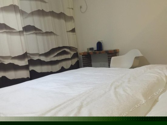 山景阳台大床房