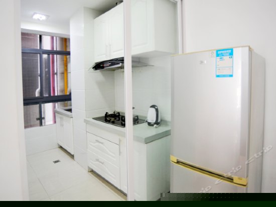 阳台海景两室两厅精装套房