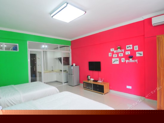 温馨园景家庭房