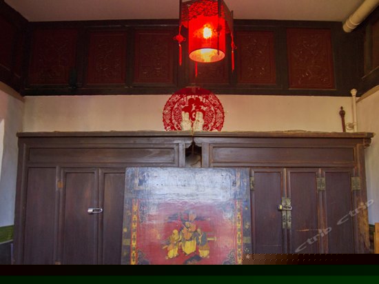 曲径通幽套间土炕房