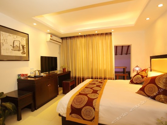 C楼3楼1.8米大床房