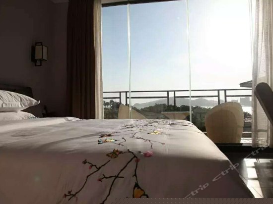 夏天特色大床房