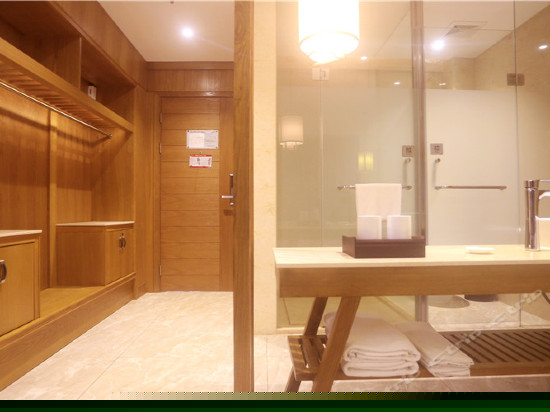 高级园景双床房