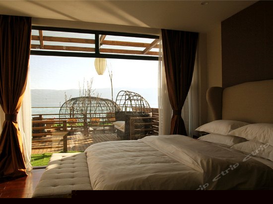 花园海景大床房