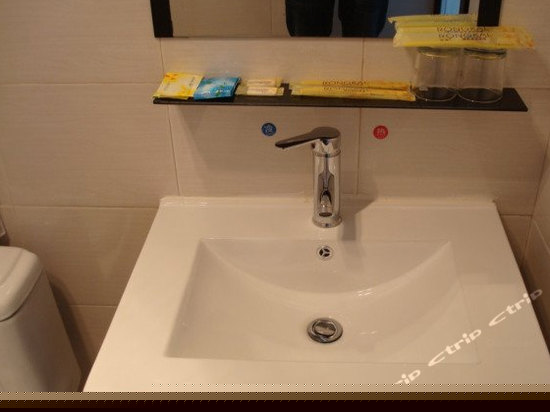 商务电脑大床房