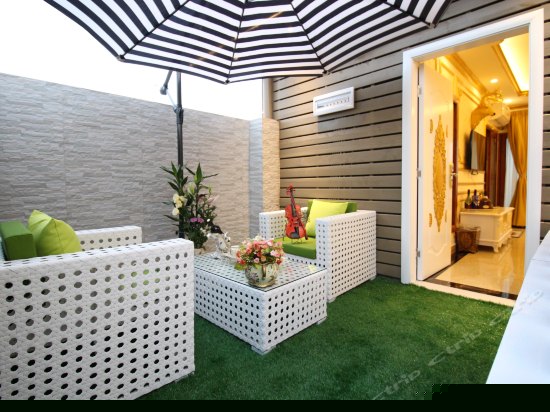 奢华宫廷圆床房