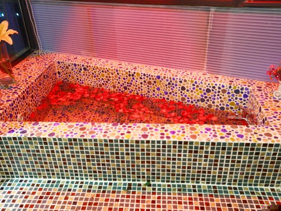 山海市景美式奢华蜜月房