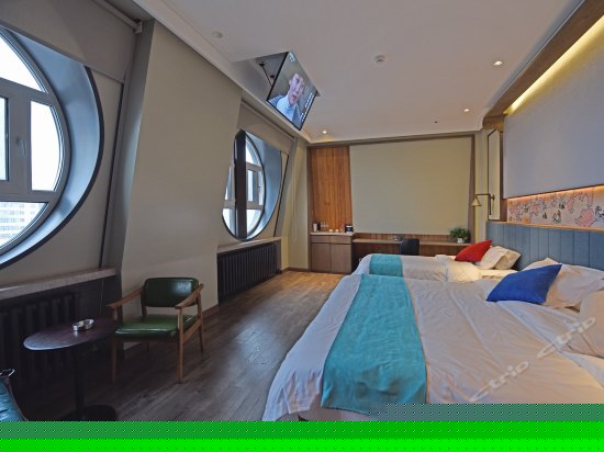 雅韵豪华家庭房