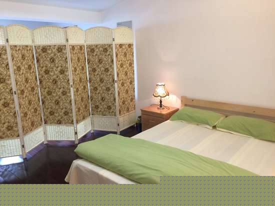 宽敞阳光大床房