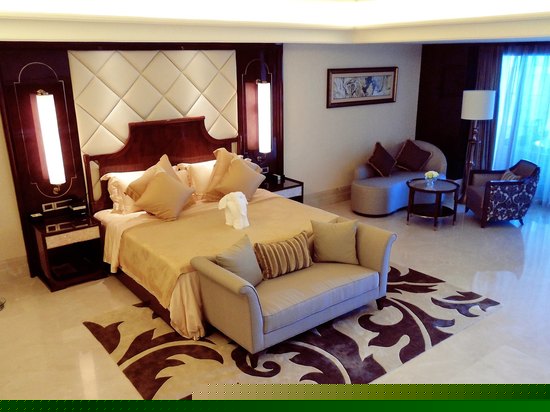 豪华海景沙龙房