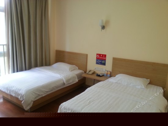 标准双人大床房