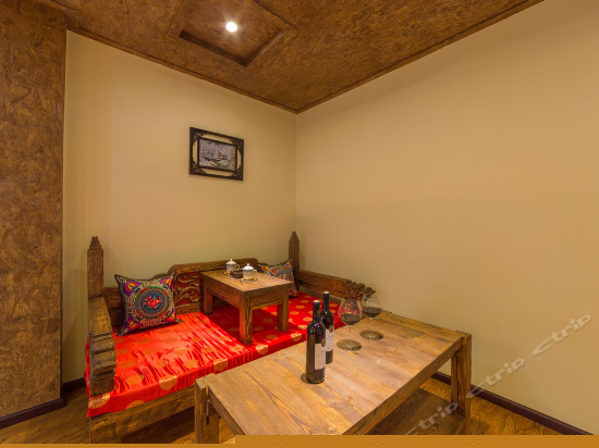 二号店豪华大床房