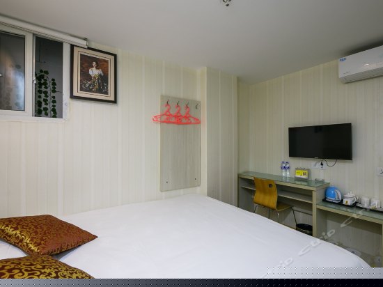 经济大床房B（无窗）