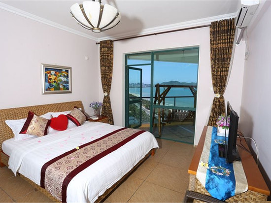 电脑豪华海景大床房