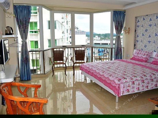 落地窗海景大床房