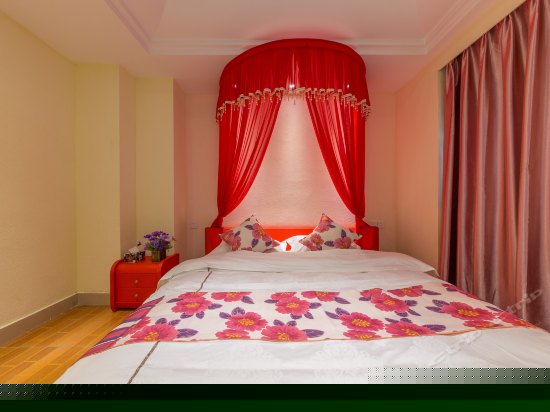 豪华舒适大床房