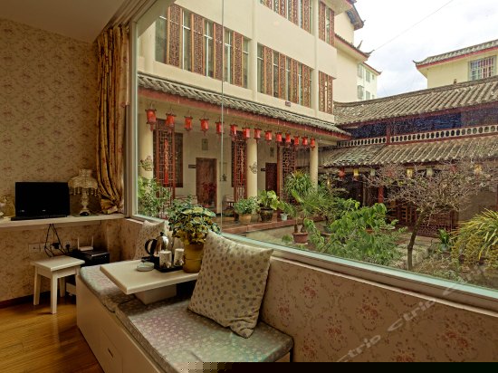 地中海情侣主题圆床房