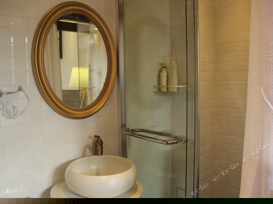 风情榻榻米大床房