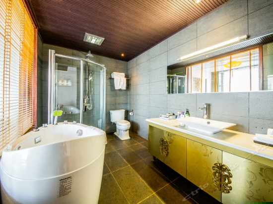 雪山密语观景大床房