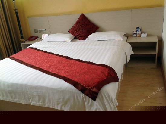 清爽舒适家庭房