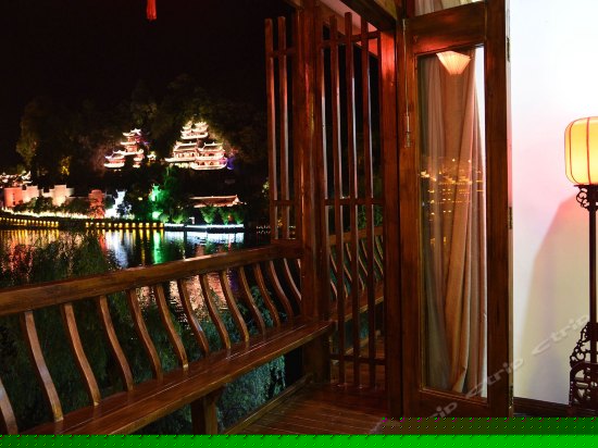 风轻云淡临河观景阳台双床