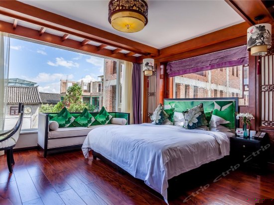 莲的守候豪华大床房