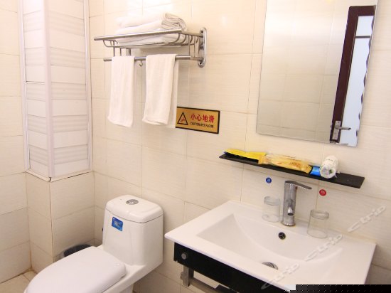 商务电脑大床房