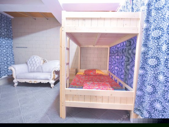 相见恨晚混合二人床位间