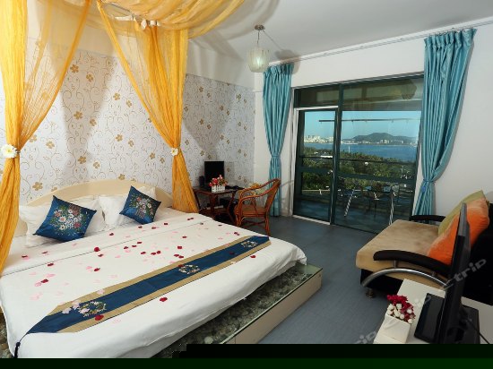 电脑高级海景大床房