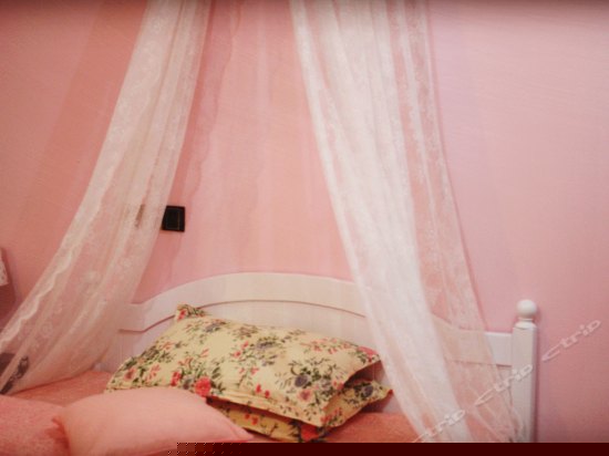 甜蜜粉色公主房大床房