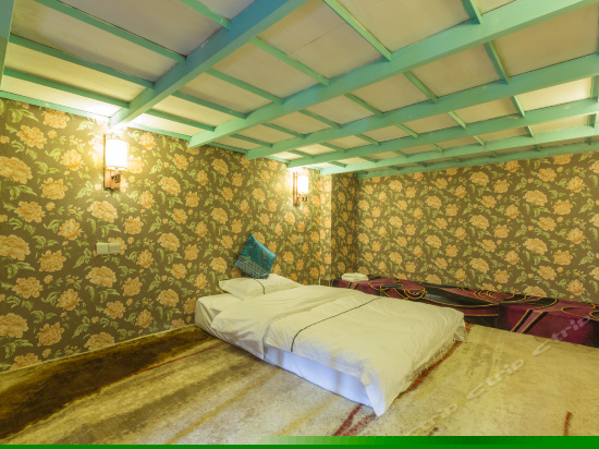 爱伲风情复式房