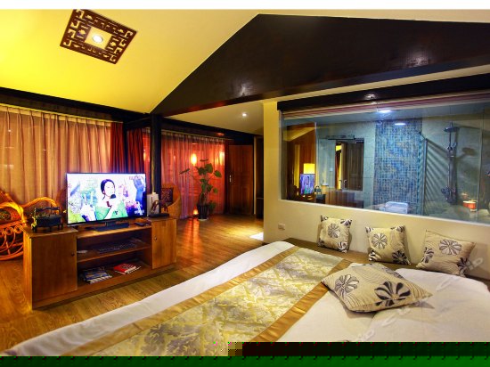 二楼豪华观景大床房