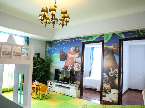 熊大滑梯四床套房