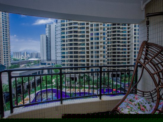 水蓝天高级园景两房两床套房